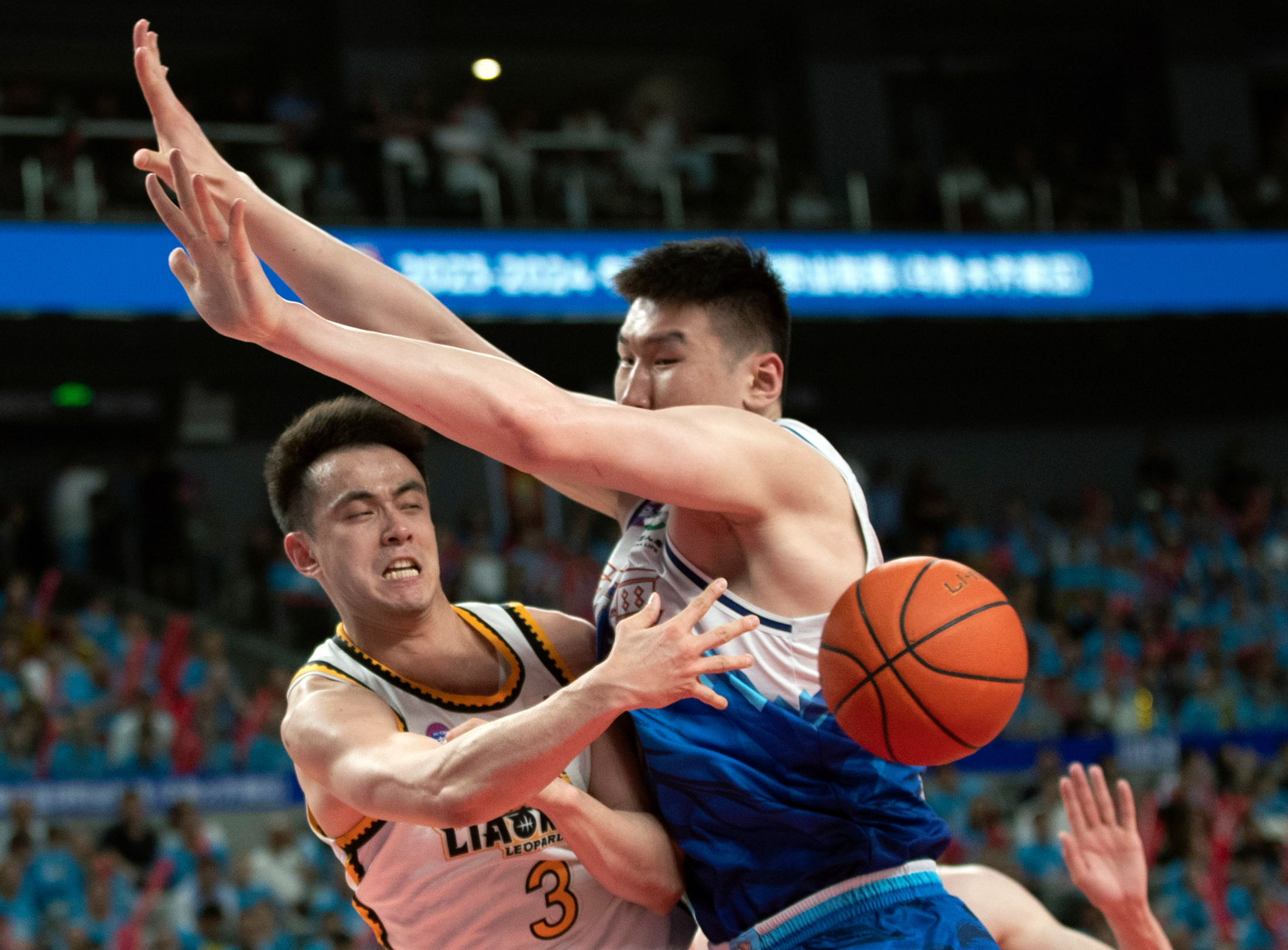 数据复盘:山东泰山四强战对阵新疆男篮,德布劳内效率值爆表的简单介绍 数据复盘:山东泰山四强战对阵新疆男篮,德布劳内效率值爆表的简单介绍